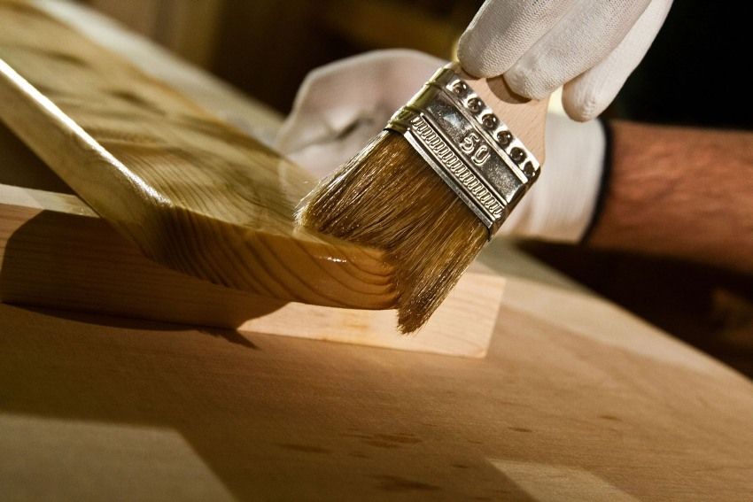 Produit de préservation du bois pour intérieur et extérieur: comment choisir la meilleure composition