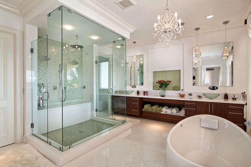 Design de salle de bain avec douche: variations de design non triviales
