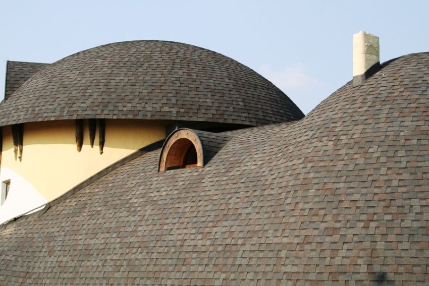 Photos des types de toit souple et des prix: un examen des matériaux