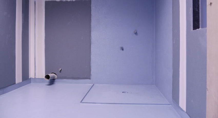 Imperméabilisation du sol dans la salle de bain: matériaux et méthodes de pose