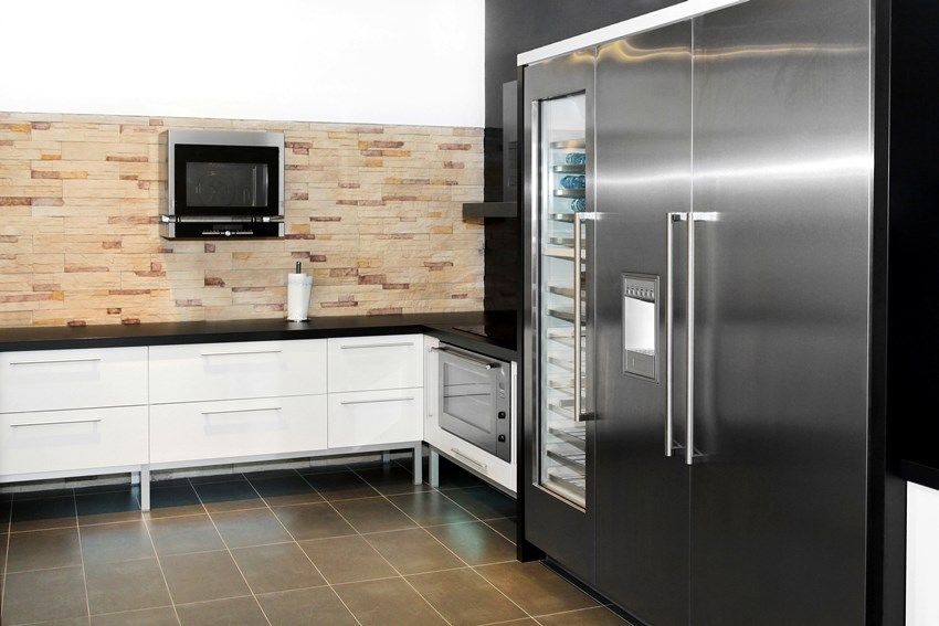 Réfrigérateur avec porte transparente: une unité élégante dans la cuisine moderne