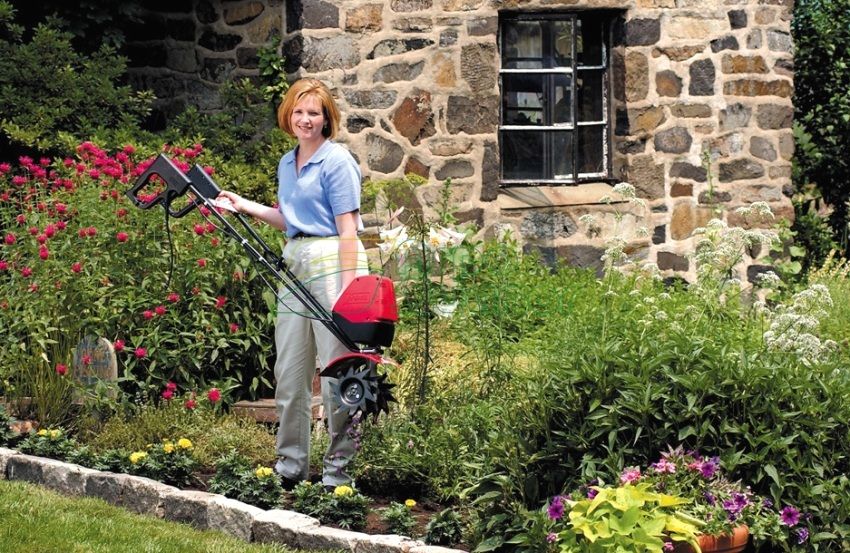 Cultivateur électrique pour le jardinage: une technique de jardinier indispensable
