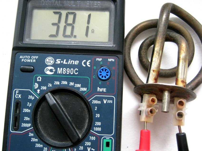 Multimètre électrique: testeur pour diverses mesures électriques