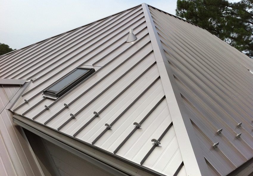 Comment couvrir le toit avec une feuille professionnelle vous-même. Travaux d'installation vidéo et photo