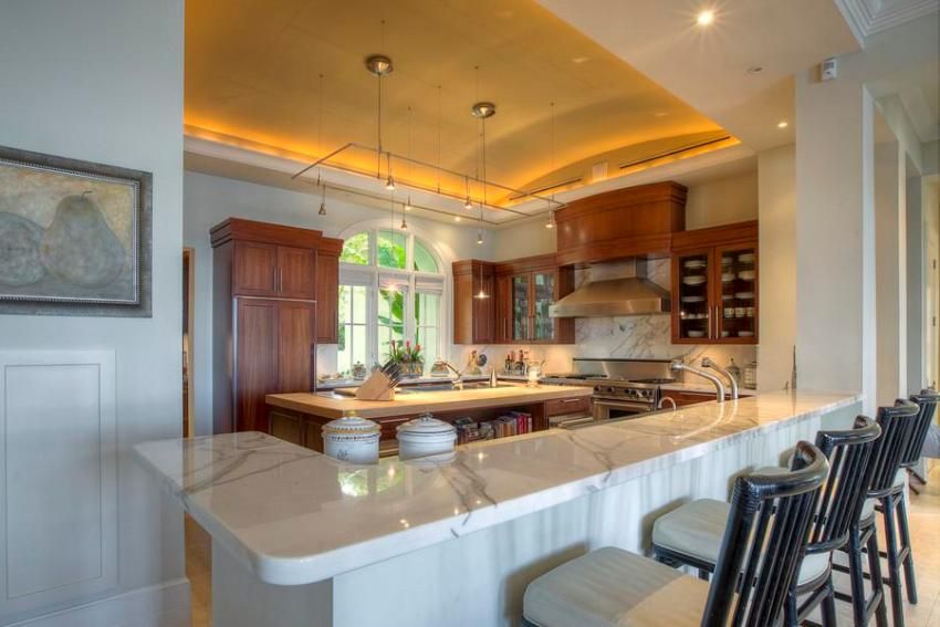 Quel plafond est le mieux dans la cuisine? Idées de photo pour vous inspirer