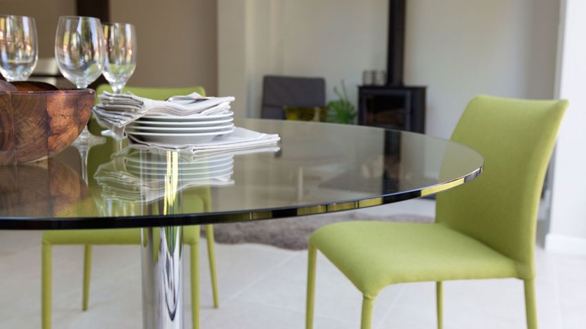 Verre de table de cuisine: design élégant pour tous les intérieurs