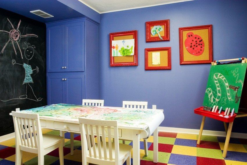 Sol moelleux pour les chambres d'enfants: beau, confortable et sûr