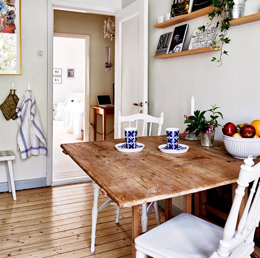 Table à manger coulissante: comment décorer la cuisine et économiser de l'espace