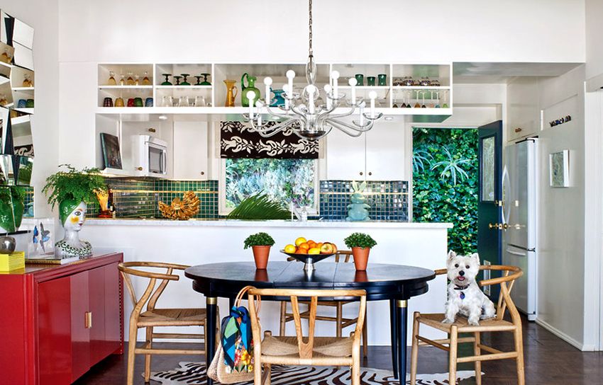 Table à manger coulissante: comment décorer la cuisine et économiser de l'espace