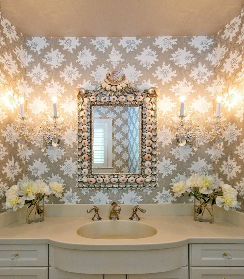 Papier peint pour la salle de bain: une solution universelle pour une chambre élégante