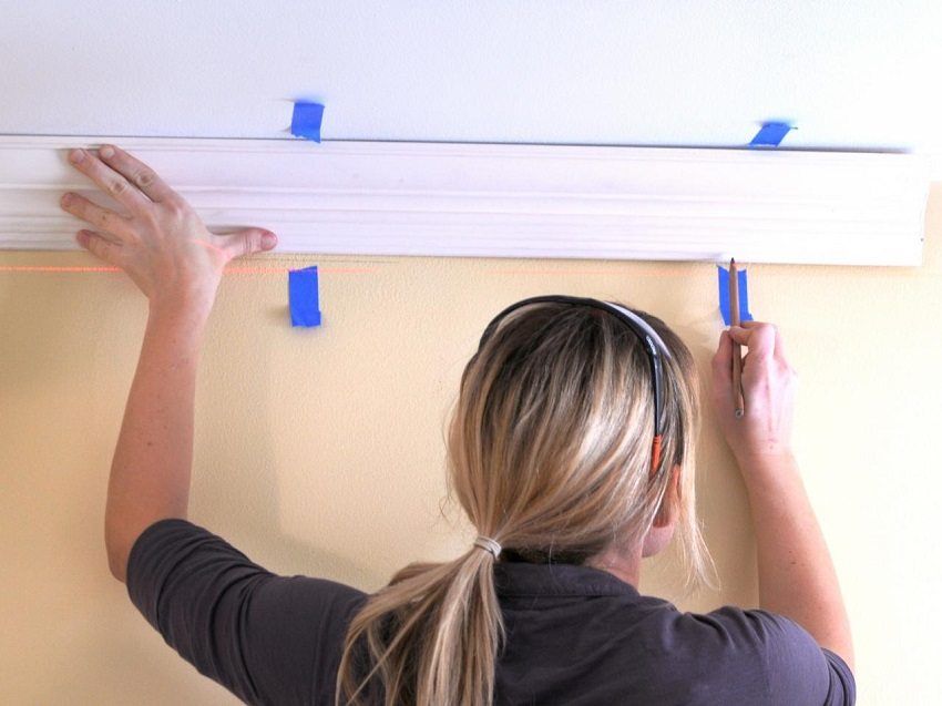 Plinthe pour plafond tendu: les règles de base de la sélection et de l'installation