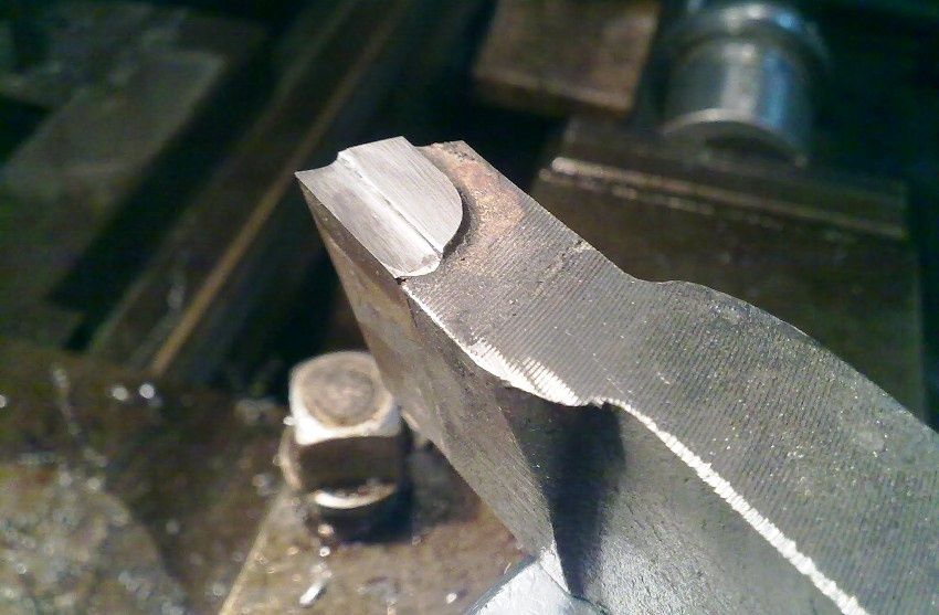 Outils de coupe pour tours à métaux: caractéristiques détaillées des outils