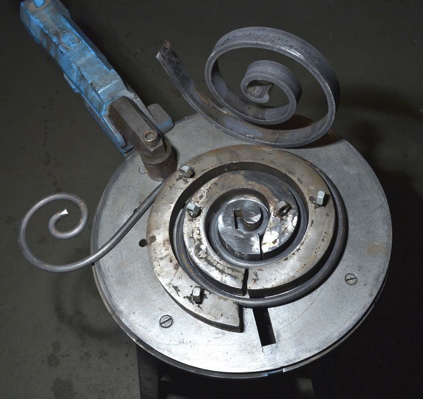 Machines de forge à froid: comment créer des éléments artistiques en métal
