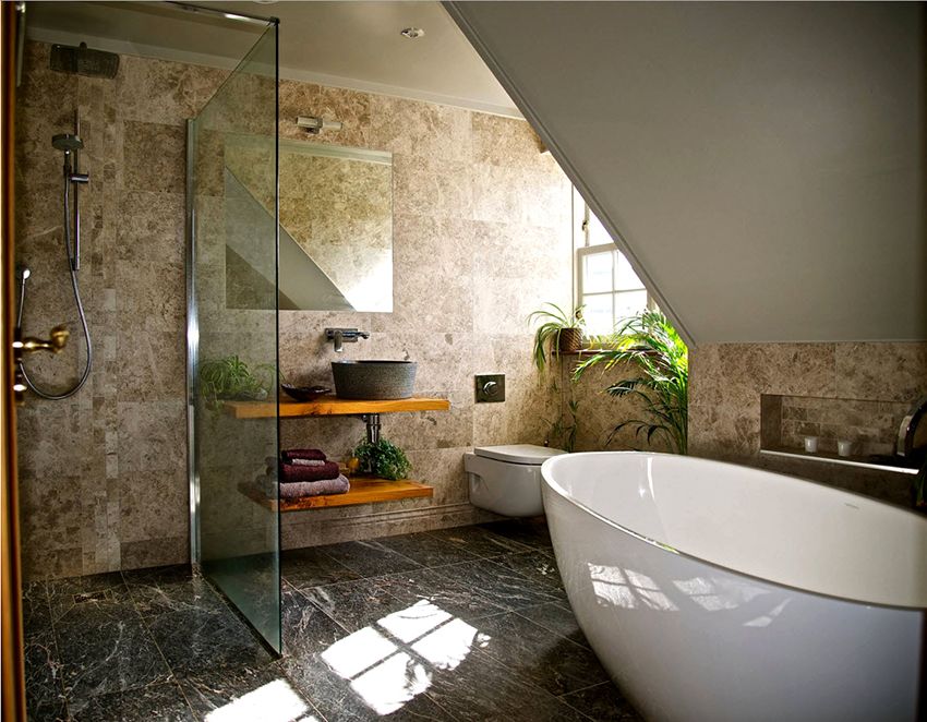 Portes vitrées pour la douche: gage de confort, de confort et de beauté