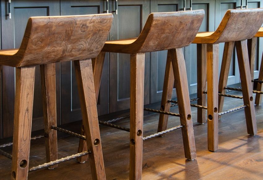 Chaises en bois pour la cuisine: élégance en harmonie avec praticité