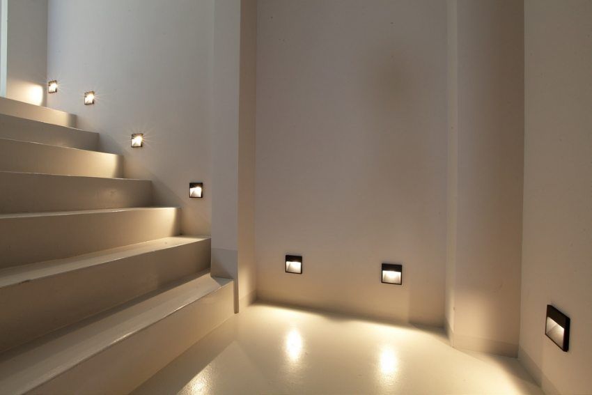 Lampes LED pour l'éclairage intérieur: suspendues et encastrées