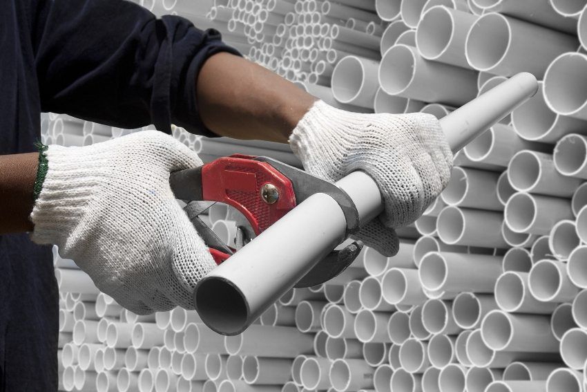 Tuyaux en PVC pour la plomberie: caractéristiques de l'application et de l'installation