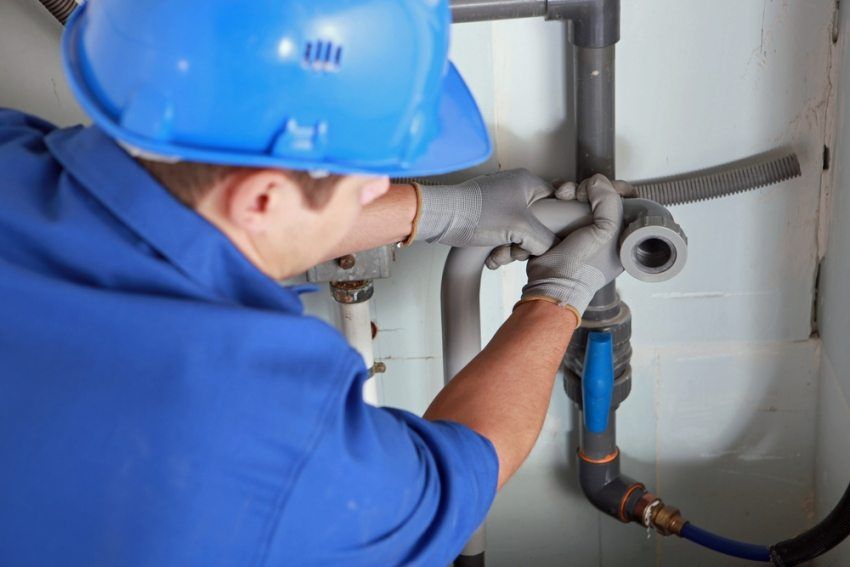 Tuyaux en PVC pour la plomberie: caractéristiques de l'application et de l'installation