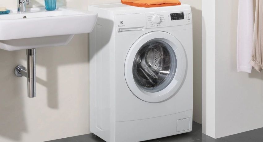 Machines à laver étroites: comment choisir des appareils compacts pour la maison