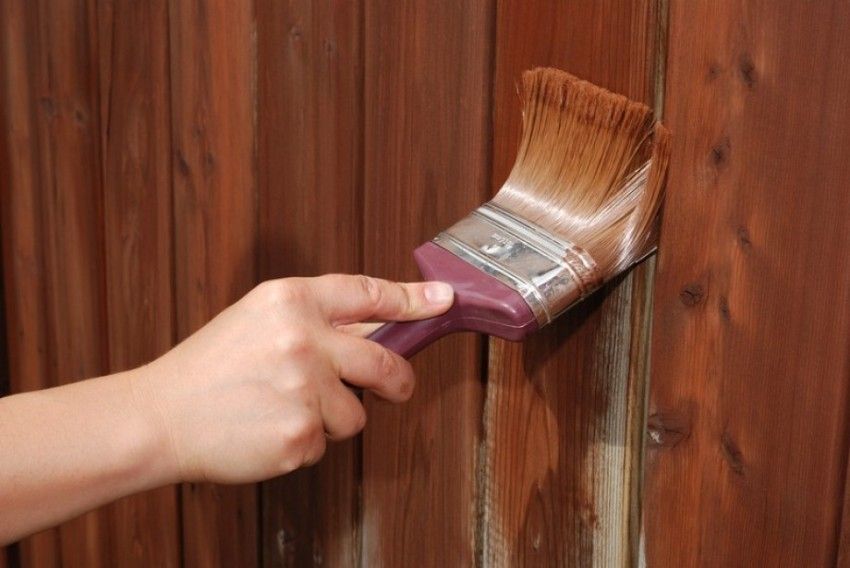 Vidéo: collez les murs sous le papier peint avec vos propres mains. Mastic ou mastic, comment faire?